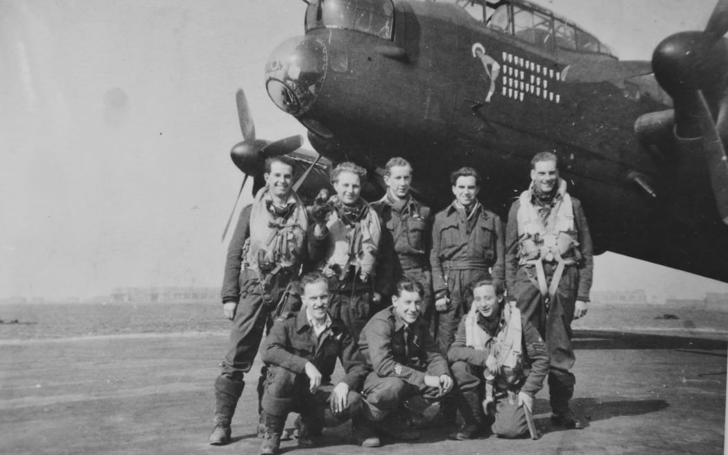 Ken Orman and the rest of the crew of HK 659 Queenie, who flew for the Royal Airforce in World War Two