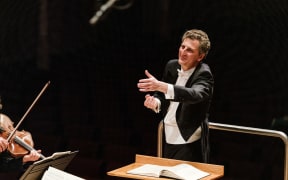 Giordano Bellincampi conducts the Auckland Philharmonia Orchestra