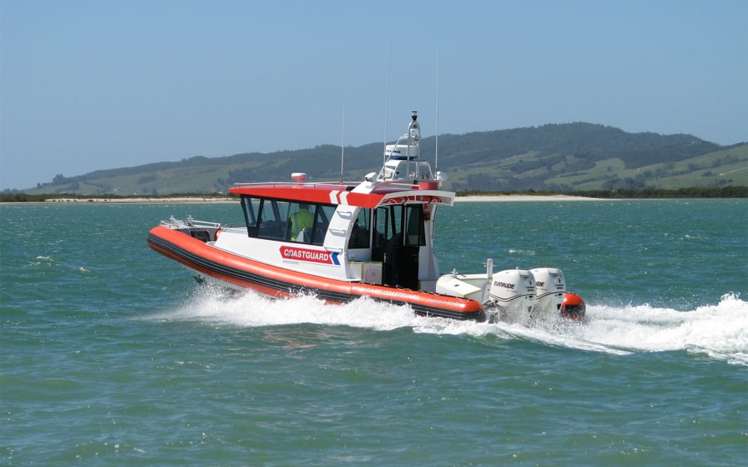A search is underway off the coast of Whangārei for an overdue fishing boat with two people on board.