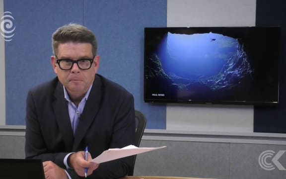 Rescuers reach caver injured in Harwoods Hole