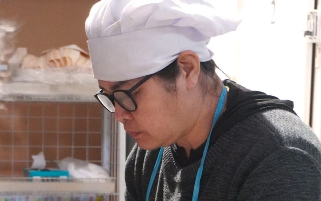 Hawke's Bay community pays for hero chef to visit family in Thailand