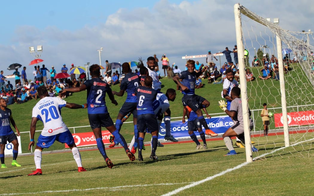 Osea Vakatalesau equalised for Lautoka after half-time.
