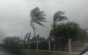 Cyclone Keni - Fiji waits for cyclone to hit