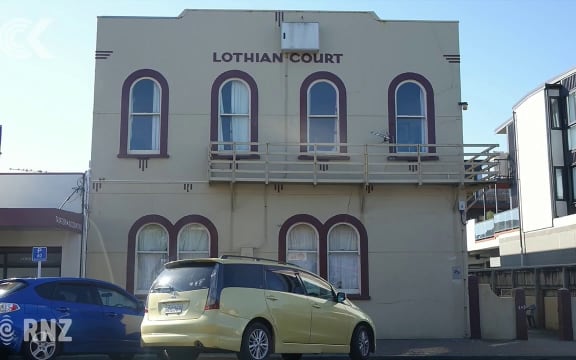 Realtors face $200,000 fine over quake prone property