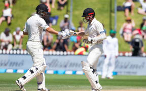 A 163-run partnership from Kane Williamson and Ross Taylor has guided New Zealand to an unlikely cricket test victory against Bangladesh at the Basin Reserve in Wellington.