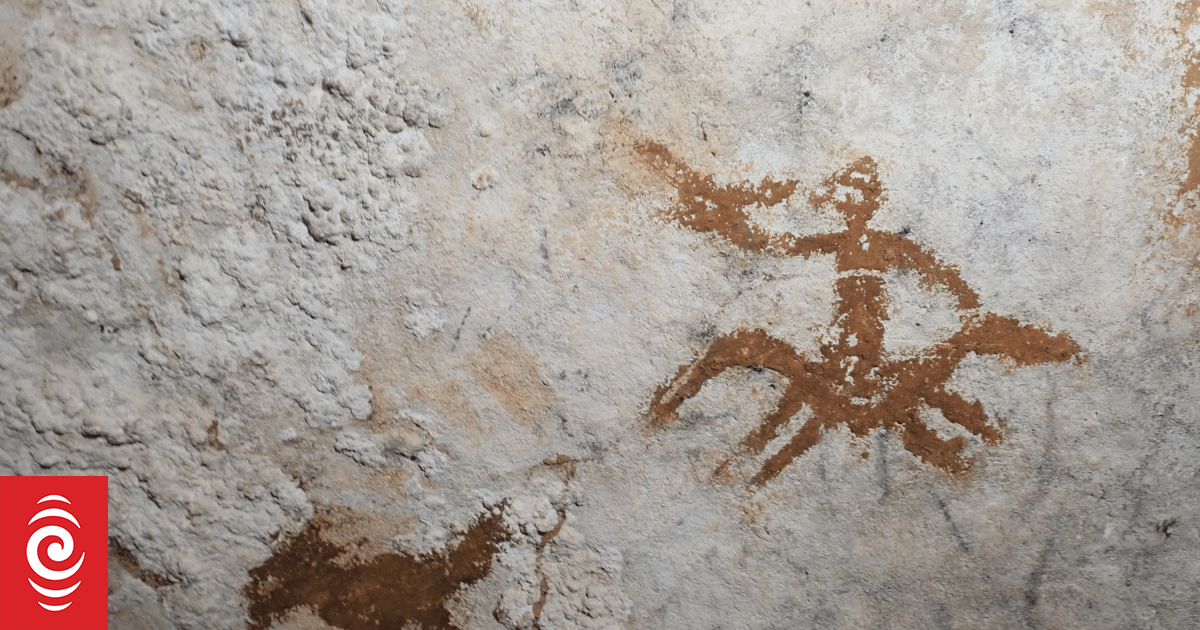 Discovered: An outline of a hand that’s at least 67,800 years old