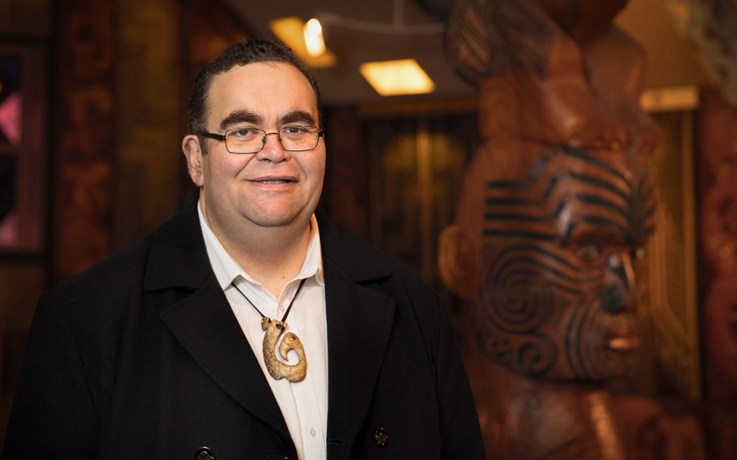 Dr Hirini Kaa nō Rongowhakaata, Ngāti Kahunungu, Tairāwhiti Whanui.