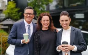 Stephen Colbert and Jacinda Ardern at KIND Cafe & Eatery.