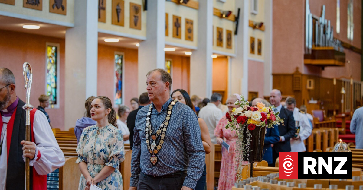 Napier councillors gather for private meeting after mayor’s decisions criticised as ‘reckless’ - RNZ by Hawkes Bay Ldr