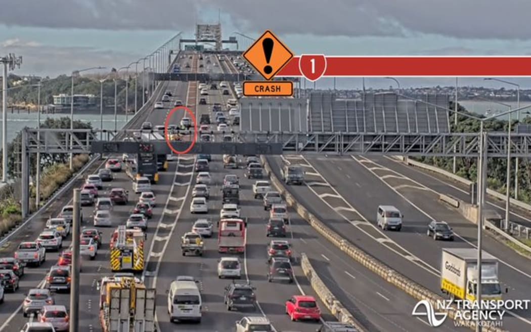 Auckland Harbour Bridge crash