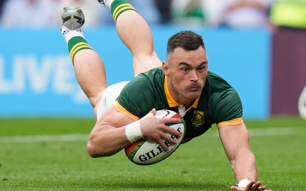 Jesse Kriel of South Africa dives over to score a try.