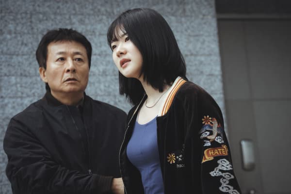 The Manipulated also stars Kim Jong-soo and Jo Yoon-su.