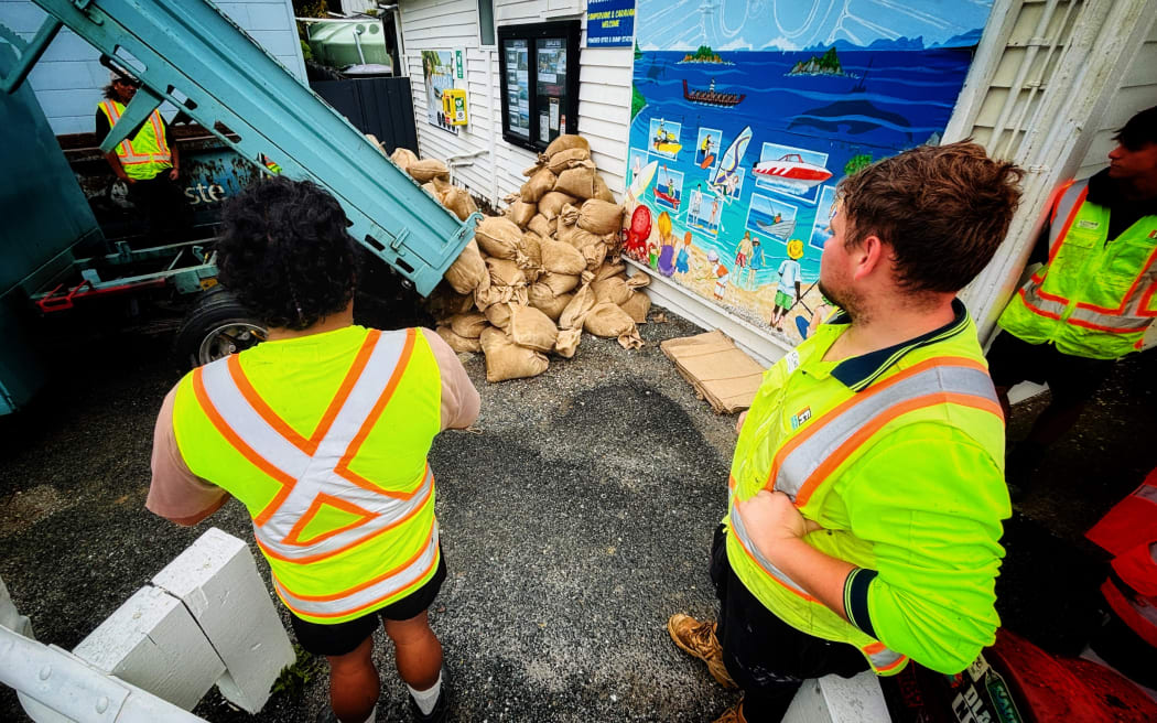 Sand bags are being dropped off in Ōakura