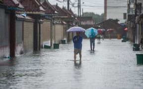 Typhoon Chan-hom hits China