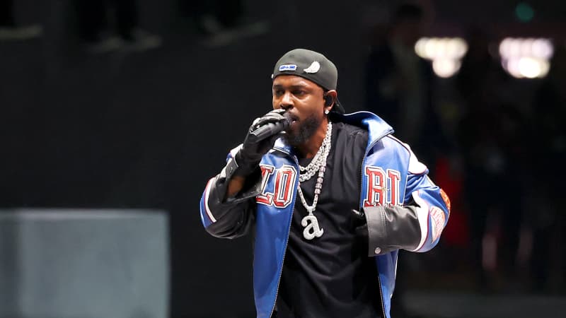 Kendrick Lamar performs onstage during Apple Music Super Bowl LIX Halftime Show at Caesars Superdome on February 09, 2025 in New Orleans, Louisiana.