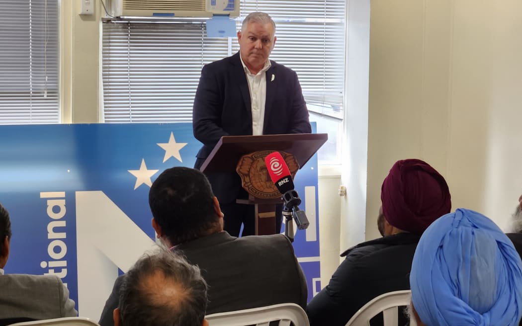 Mark Mitchell addresses meeting on crime in south Auckland