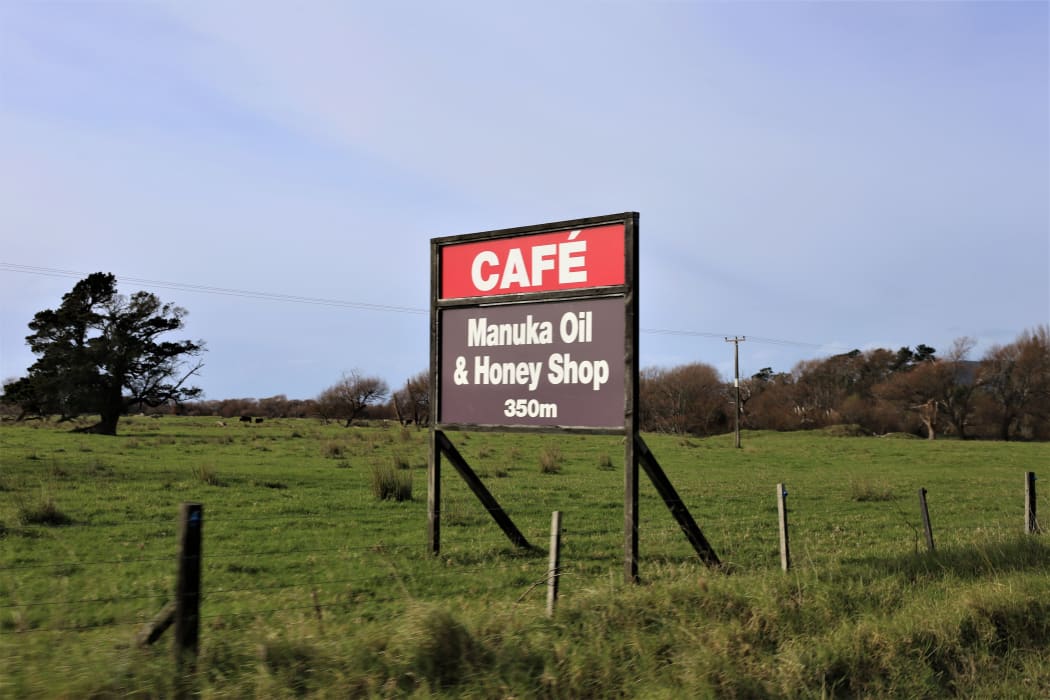 Tairāwhiti Pharmaceuticals was founded in 1991 and since 1993 has operated a factory at Te Araroa that extracts oil from the manuka tree leaves.