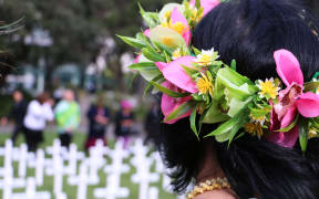 Almost 200 people gathered at Parliament in New Zealand to commemorate the 45 Cook Island men who enlisted to serve in the First World War 2016.