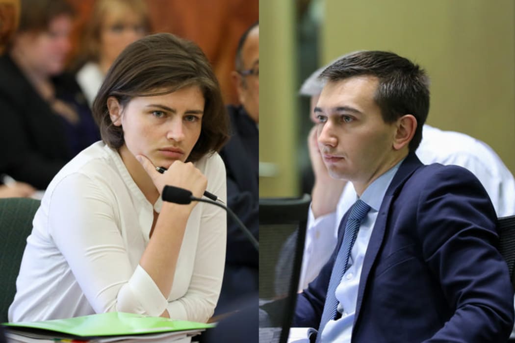 Green Party MP Chloe Swarbrick (left) and National Party MP Simeon Brown (right) at select committee.
