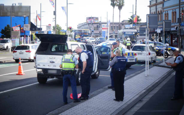 Home invasion in Howick leads to police chase across Auckland | RNZ