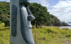 Pou on Moturua, in Ipipiri/Bay of Islands, evokes the early settlement of this island