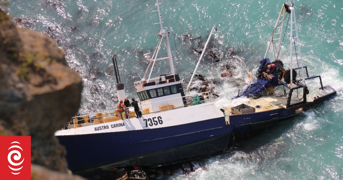Grounded Austro Carina boat leaks all its diesel into ocean at Red Bluff - Vimarsana News