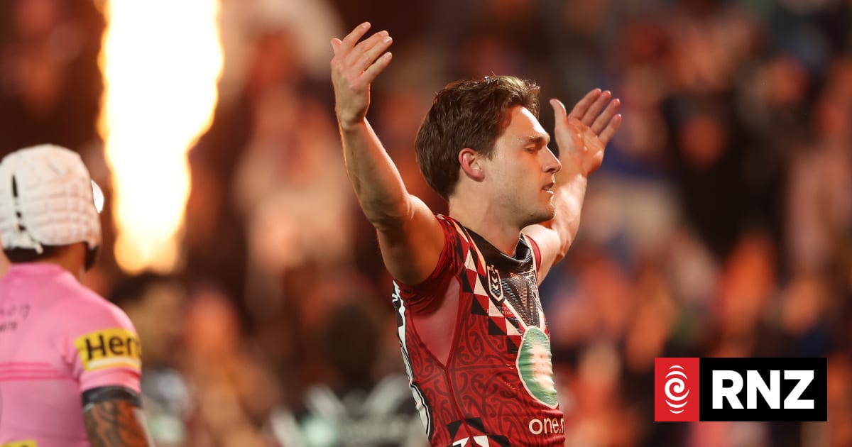 Warriors shock NRL table-topping Panthers in Metcalf comeback