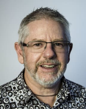 Dr Chris Hollis