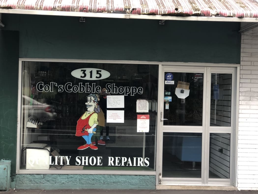Col's Cobble Shoppe,