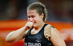 Julia Ratcliffe of New Zealand in tears after winning gold