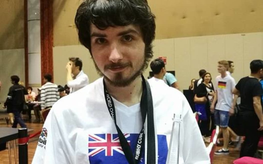 Tom Nelson wins 2017 world Rubik's Cube title.