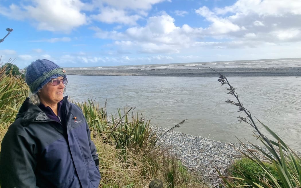 Bluecliffs resident Joan Redpath says there used to be a wide gravel and grassy bank they would whitebait off behind her house.