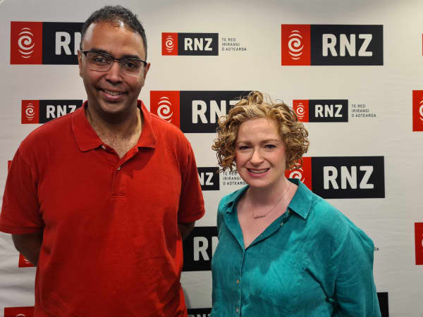 Ian Myles (shown here with Susie Ferguson) is a principal investigator at the National Institute of Allergy and Infectious Diseases Laboratory of Clinical Immunology and Microbiology.