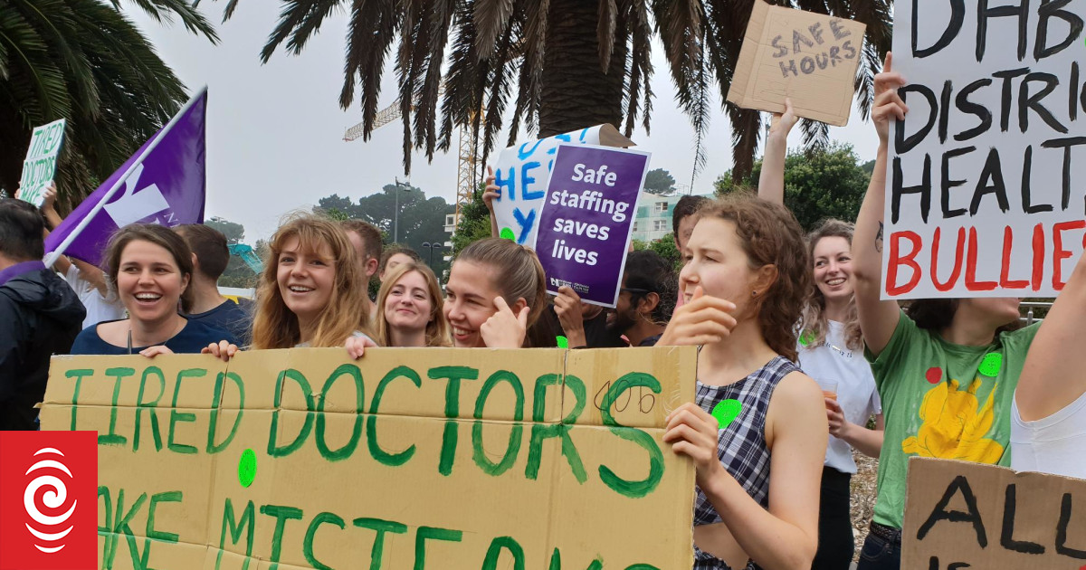 Half the country's junior doctors to strike for 25 hours - Vimarsana News