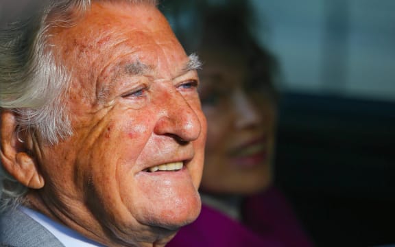 Former Australian prime minister Bob Hawke (L) and wife Blanche d'Alpuget.