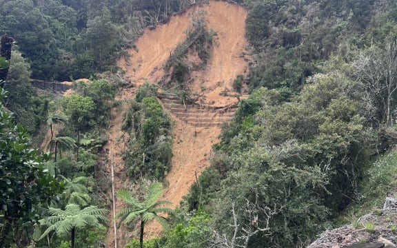 SH1 Brynderwyn Slip
