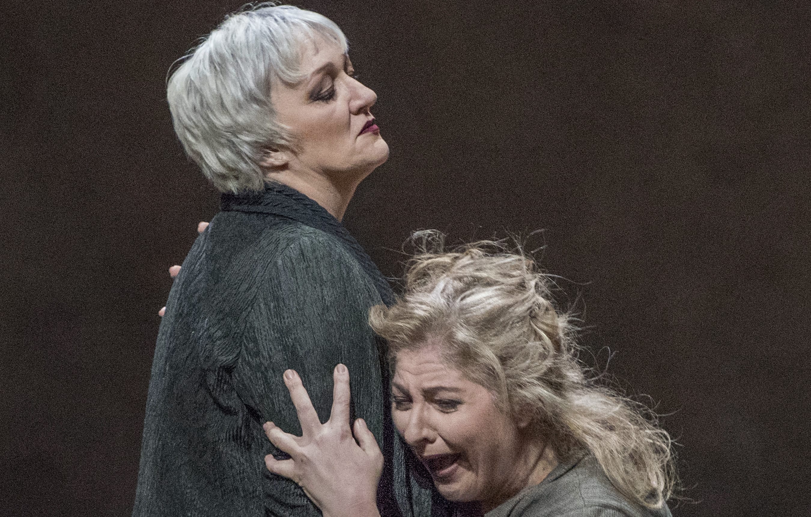 Michaela Schuster as Klytämnestra and Christine Goerke as Elektra