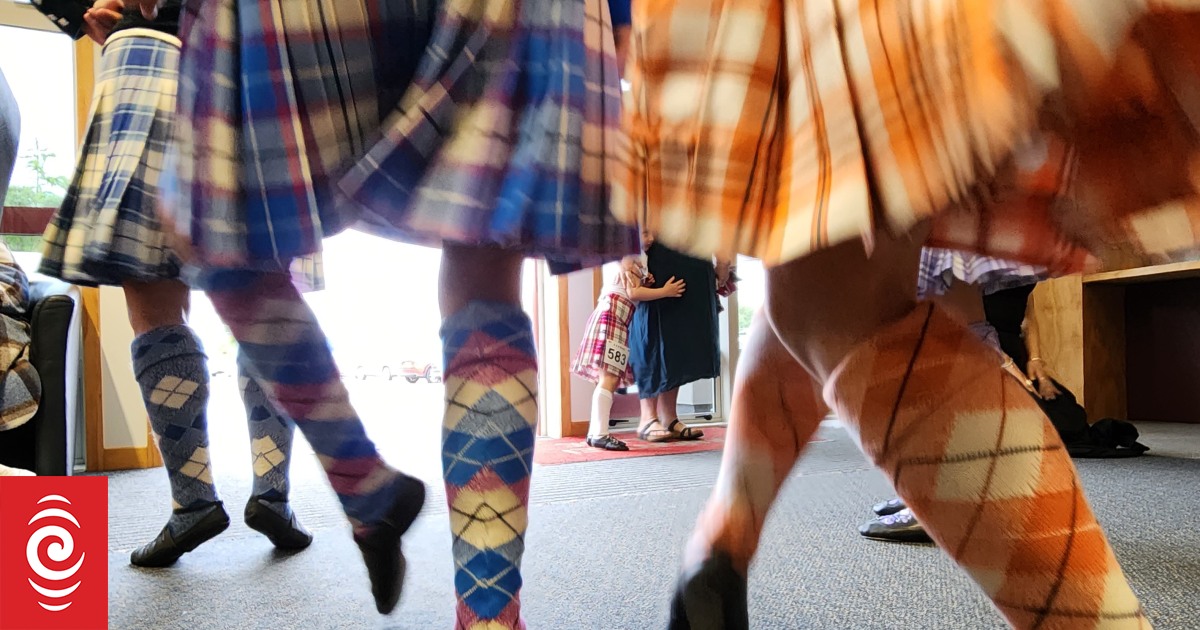 Sheafs, cabers and tartan on show at Turakina Highland Games | RNZ