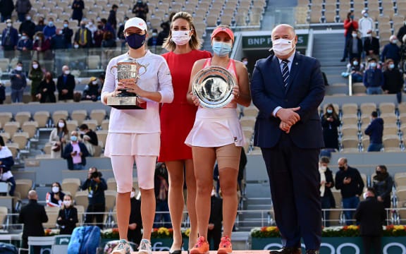 Winner Iga Swiatek and runner up Sofia Kenin at the women's singles final at the French Open Roland Garros 2020.