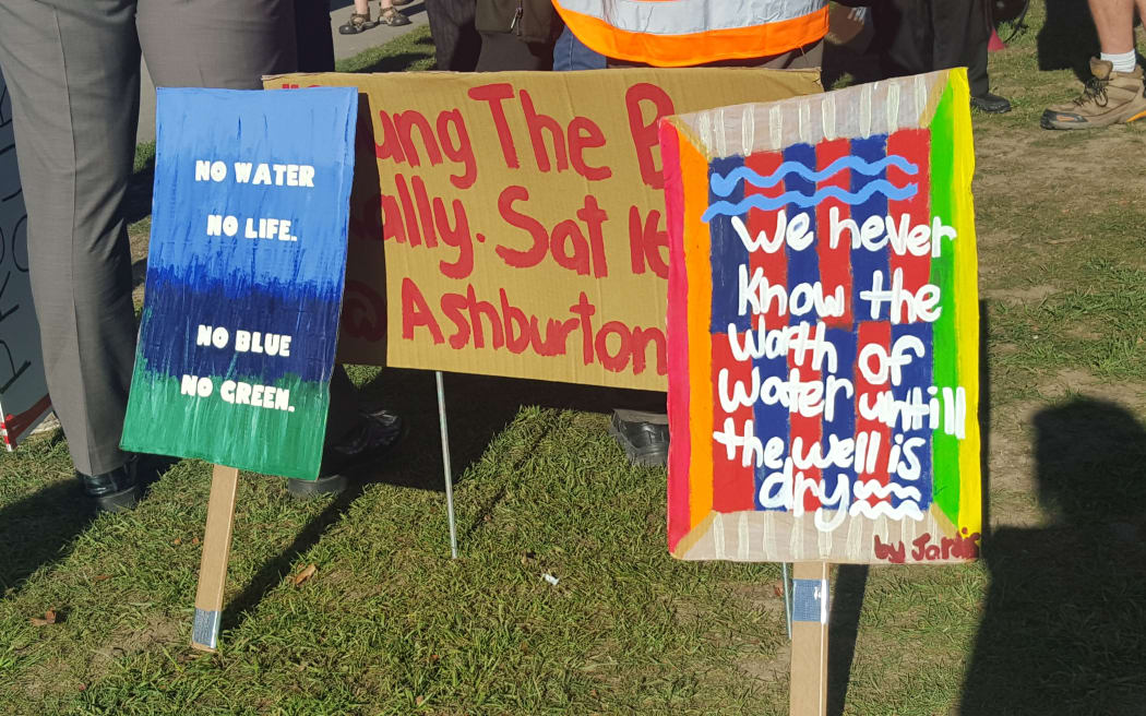 Hundreds protested the sale of water rights in Ashburton today.