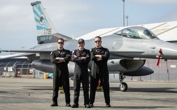 F-16