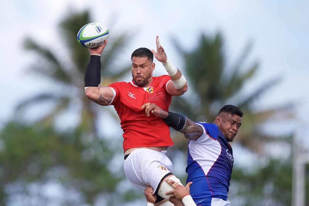 Tonga's Joe Tuineau wins a lineout against Samoa.