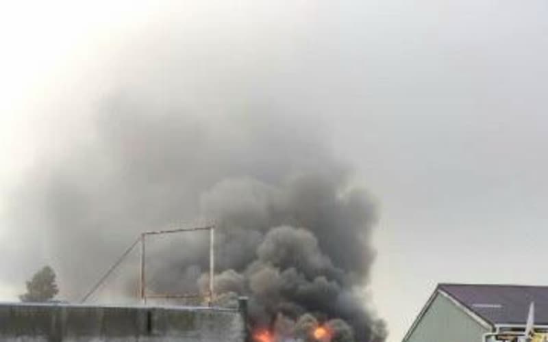 Person hurt as blaze tears through large industrial building | RNZ