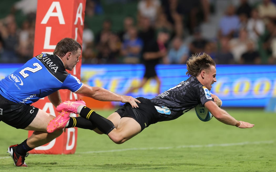 Jordi Viljoen of the Hurricanes scores a try during the Super Rugby Pacific Round 1 match between the Western Force and the Hurricanes at HBF Park in Perth, Friday, February 23, 2024. (AAP Image/Richard Wainwright / www.photosport.nz)
