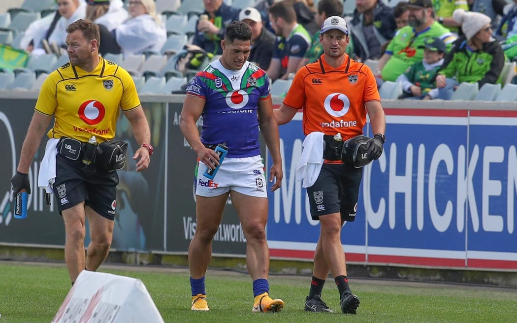 Roger Tuivasa-Sheck leaves the field injured. Canberra Raiders v Vodafone Warriors. NRL Rugby League, GIO Stadium, Canberra, ACT, Australia, Sunday 20th September 2020