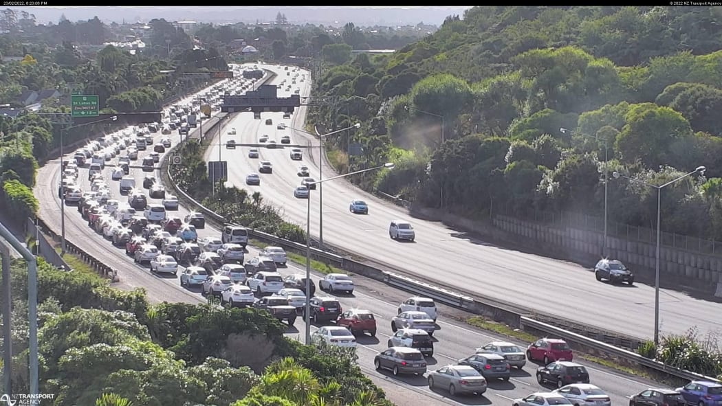 A serious crash on SH16 on 23 February has shut a section of the northbound lanes on the highway.