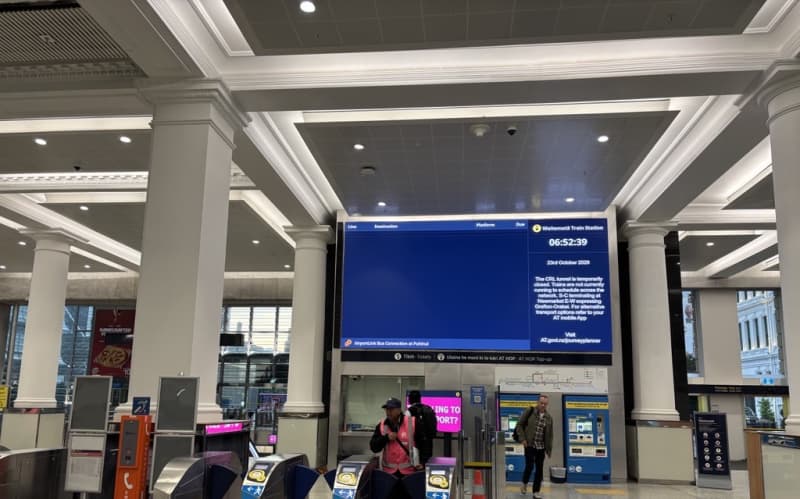 Trains cancelled and delayed after ventilation problems in CRL tunnel | RNZ