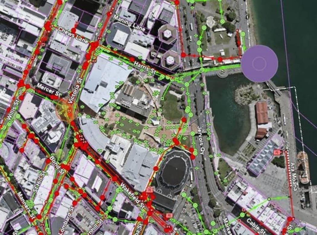 Orange circle indicate where the pipe has burst at the intersection of Victoria Street and Mercer Street and the purple dot indicates the identified point of discharge to the harbour.