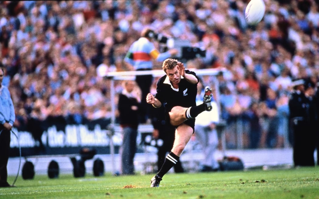 Grant Fox kicks.
New Zealand All Blacks v Fiji, 1987 Rugby World Cup match at Lancaster Park, Christchurch on 17 May 1987.
Copyright photo: www.photosport.co.nz