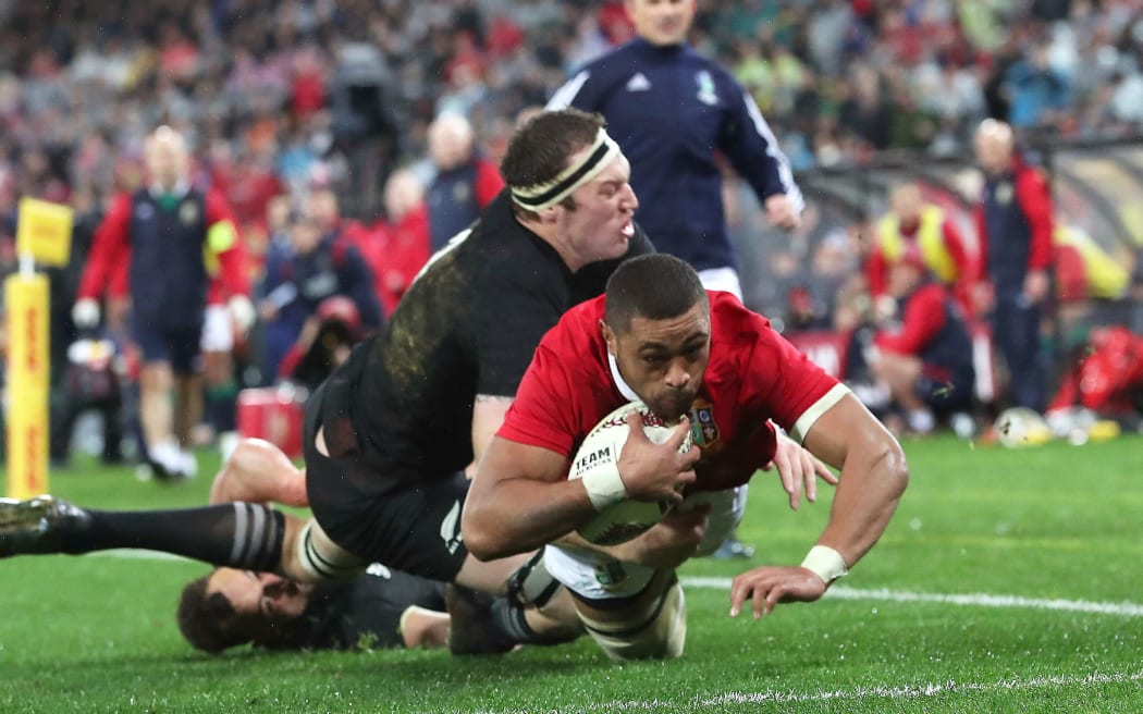 Taulupe Faletau scores the first try for the Lions.